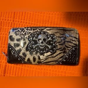 Skull Wallet full size.